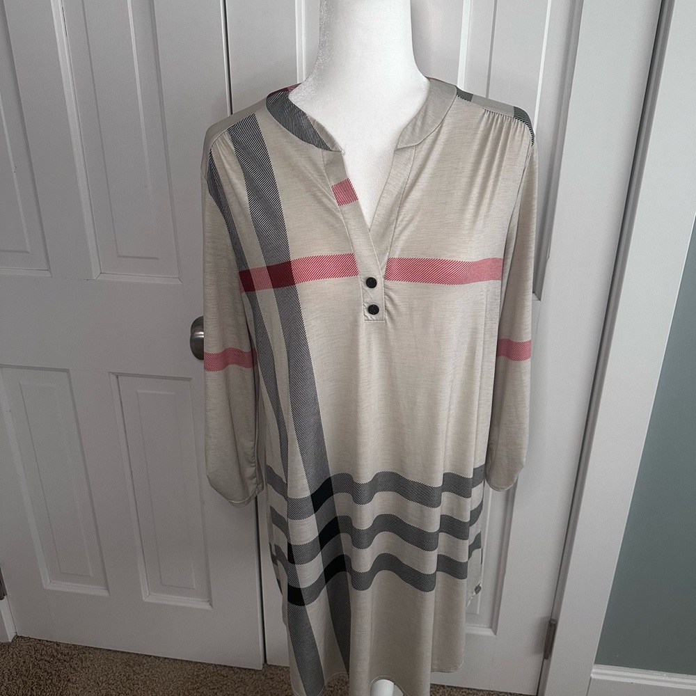 Chic Striped Buttoned Tunic - Picture 2 of 8